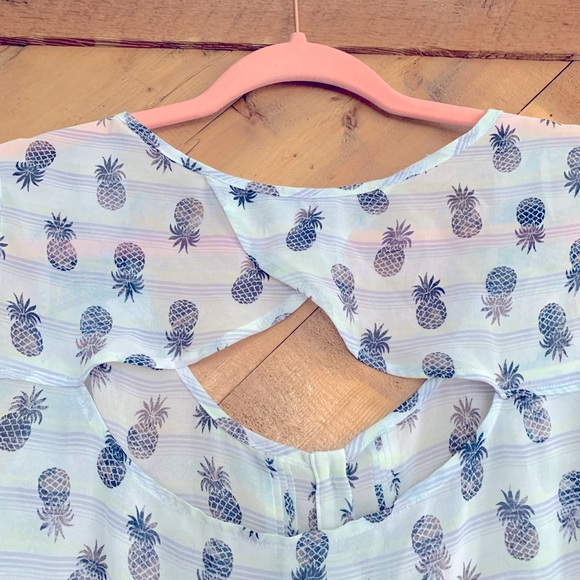 Reitmans sleeveless blouse - Picture 2 of 3